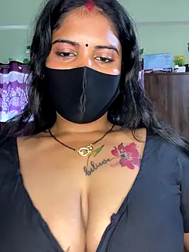 Snapshot of V-Hot-Sweti chatting on September 2025 07:10:02 AM V-Hot-Sweti online show from September 2025 07:10:02 AM