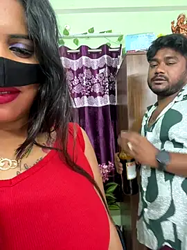 Snapshot of V-Hot-Sweti chatting on September 2025 07:15:01 PM V-Hot-Sweti online show from September 2025 07:15:01 PM