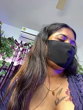 Snapshot of V-Hot-Sweti chatting on October 2025 04:44:02 AM V-Hot-Sweti online show from October 2025 04:44:02 AM