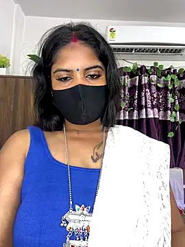 Snapshot of V-Hot-Sweti chatting on October 2025 05:10:02 PM V-Hot-Sweti online show from October 2025 05:10:02 PM