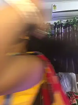 Snapshot of V-Hot-Sweti chatting on October 2025 04:48:01 PM V-Hot-Sweti online show from October 2025 04:48:01 PM