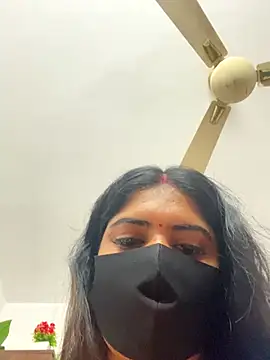 Snapshot of V-Hot-Sweti chatting on October 2025 09:52:02 AM V-Hot-Sweti online show from October 2025 09:52:02 AM