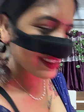 Snapshot of V-Hot-Sweti chatting on October 2025 07:37:01 PM V-Hot-Sweti online show from October 2025 07:37:01 PM