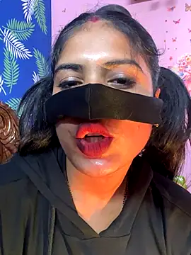 Snapshot of V-Hot-Sweti chatting on November 2025 03:06:02 AM V-Hot-Sweti online show from November 2025 03:06:02 AM