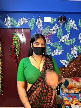 Snapshot of V-Hot-Sweti chatting on November 2025 09:30:02 AM V-Hot-Sweti online show from November 2025 09:30:02 AM