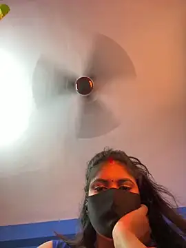 Snapshot of V-Hot-Sweti chatting on November 2025 06:45:02 AM V-Hot-Sweti online show from November 2025 06:45:02 AM