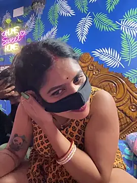 Snapshot of V-Hot-Sweti chatting on November 2025 07:27:01 PM V-Hot-Sweti online show from November 2025 07:27:01 PM