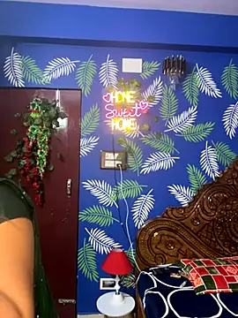 Snapshot of V-Hot-Sweti chatting on November 2025 05:39:01 PM V-Hot-Sweti online show from November 2025 05:39:01 PM