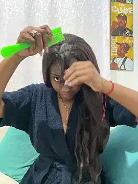 zaracollins01 online show from November 2025 03:32:02 AM