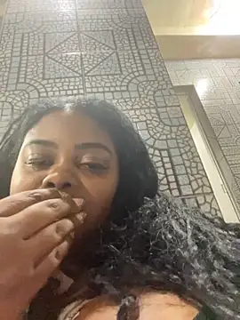 LunaSthena online show from November 2025 12:11:02 AM