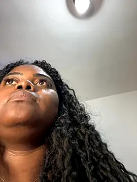 LunaSthena online show from November 2025 10:52:02 PM