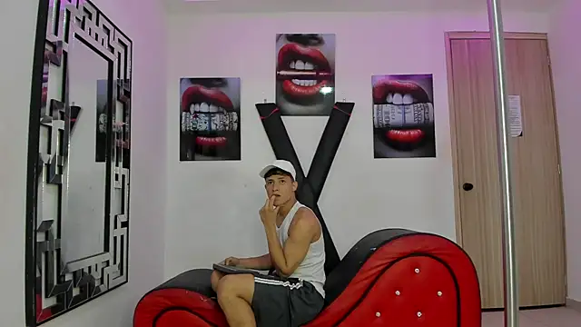 Snapshot of GRETTY_BOYS chatting on November 2025 01:41:02 AM GRETTY BOYS online show from November 2025 01:41:02 AM