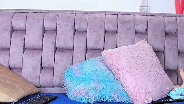 Alexa-Hunter online show from October 2025 07:59:01 PM