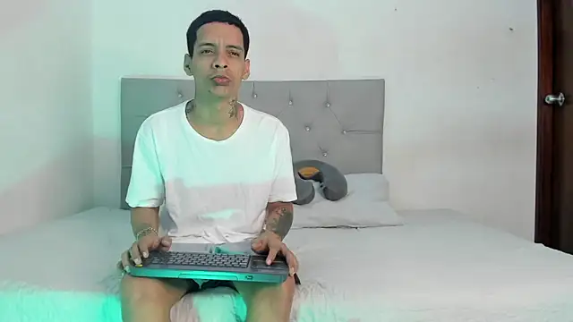 twinkDuohot online show from December 2025 04:18:02 AM