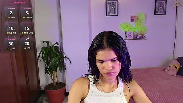 Snapshot of emycarver09 chatting on November 2025 12:13:01 AM emycarver09 online show from November 2025 12:13:01 AM