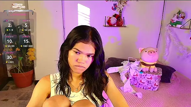 Snapshot of emycarver09 chatting on November 2025 11:42:01 AM emycarver09 online show from November 2025 11:42:01 AM