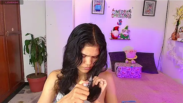 Snapshot of emycarver09 chatting on December 2025 11:52:02 AM emycarver09 online show from December 2025 11:52:02 AM