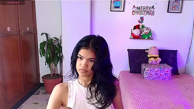 Snapshot of emycarver09 chatting on December 2025 11:48:01 AM emycarver09 online show from December 2025 11:48:01 AM