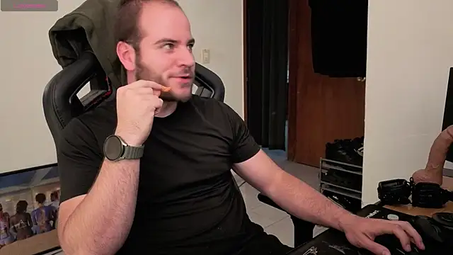 Snapshot of Paul00474 chatting on September 2025 10:26:02 PM Paul00474 online show from September 2025 10:26:02 PM