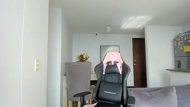 Snapshot of Silvana_Rodriguez_ chatting on October 2025 01:00:01 PM Silvana Rodriguez  online show from October 2025 01:00:01 PM