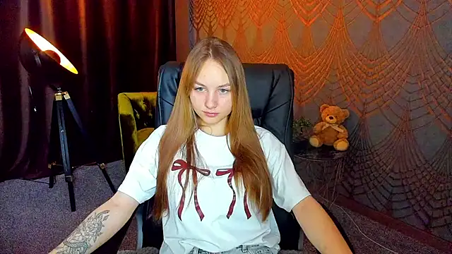 Snapshot of MilaAddams chatting on July 2026 05:35:02 AM MilaAddams online show from July 2026 05:35:02 AM