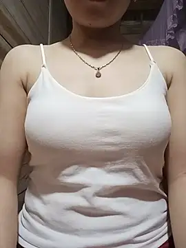 Snapshot of LucyyLy chatting on May 2026 12:58:01 PM LucyyLy online show from May 2026 12:58:01 PM