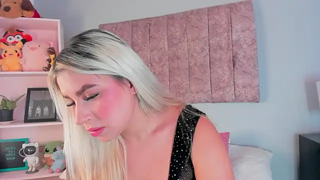 Snapshot of naomi_sanz chatting on October 2025 07:34:01 PM naomi sanz online show from October 2025 07:34:01 PM