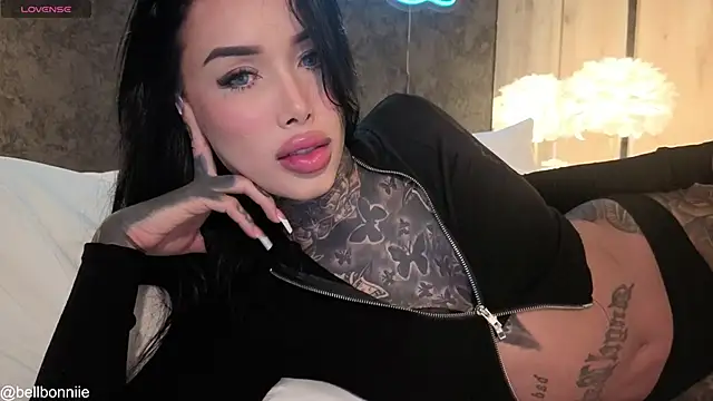 belllbonniie online show from April 2026 08:20:01 PM