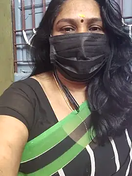 Snapshot of Tamil_Azhaghi25 chatting on November 2025 06:53:02 PM Tamil Azhaghi25 online show from November 2025 06:53:02 PM