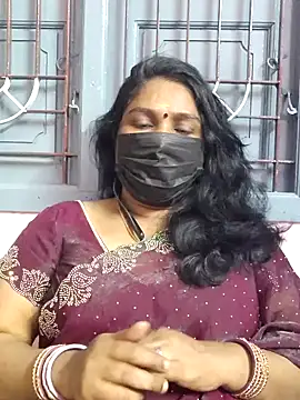 Snapshot of Tamil_Azhaghi25 chatting on December 2025 07:22:01 PM Tamil Azhaghi25 online show from December 2025 07:22:01 PM