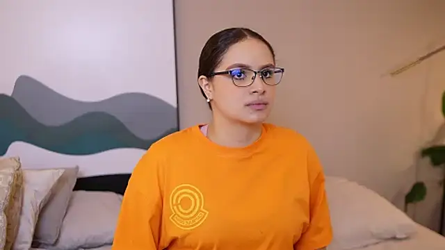 Tayler Kim online show from October 2025 04:28:01 PM