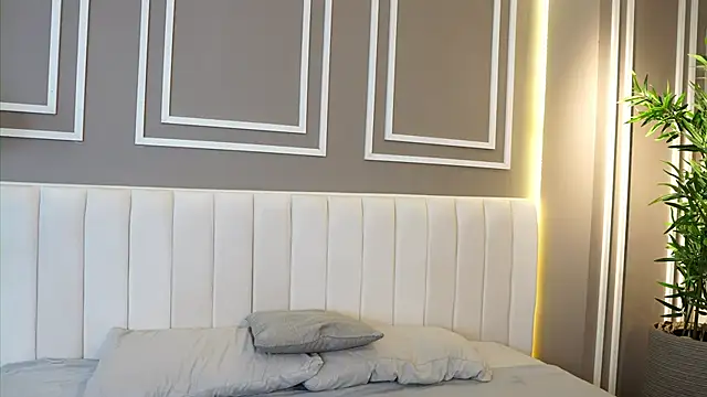 Tayler Kim online show from November 2025 06:26:01 PM