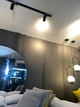 Tayler Kim online show from February 2026 06:37:01 PM