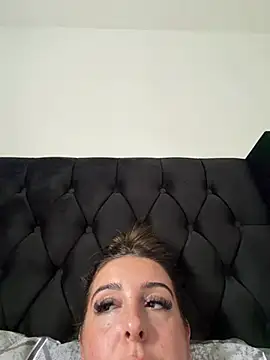 Lulumayxx online show from April 2026 04:44:01 PM