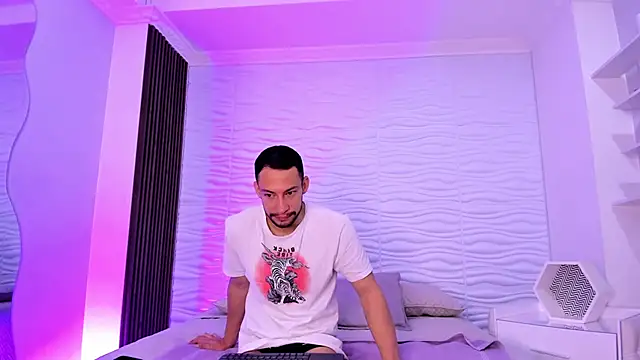 Snapshot of TyagoRoberts chatting on October 2025 12:56:01 PM TyagoRoberts online show from October 2025 12:56:01 PM