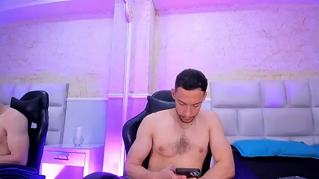 Snapshot of TyagoRoberts chatting on November 2025 01:11:02 PM TyagoRoberts online show from November 2025 01:11:02 PM