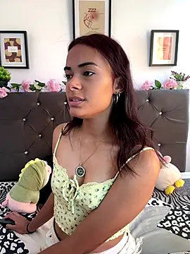 Snapshot of Im_Lyan chatting on November 2025 07:12:01 PM Im Lyan online show from November 2025 07:12:01 PM