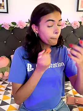 Snapshot of Im_Lyan chatting on November 2025 03:24:02 PM Im Lyan online show from November 2025 03:24:02 PM