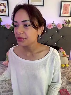 Snapshot of Im_Lyan chatting on November 2025 03:37:02 PM Im Lyan online show from November 2025 03:37:02 PM