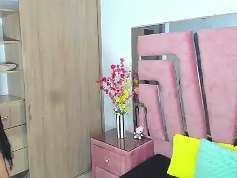 Snapshot of MaraKarly chatting on November 2025 07:35:01 PM MaraKarly online show from November 2025 07:35:01 PM