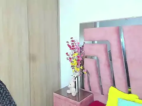 Snapshot of MaraKarly chatting on November 2025 08:41:02 PM MaraKarly online show from November 2025 08:41:02 PM