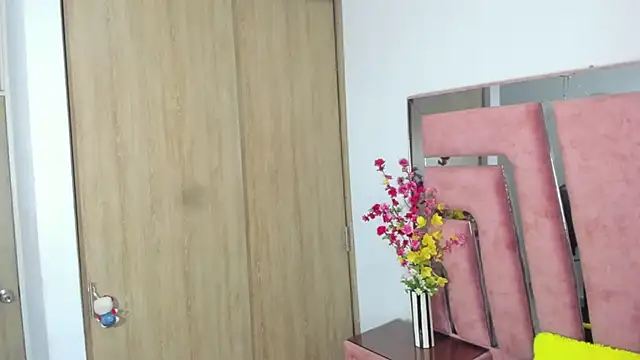 Snapshot of MaraKarly chatting on November 2025 08:08:02 PM MaraKarly online show from November 2025 08:08:02 PM