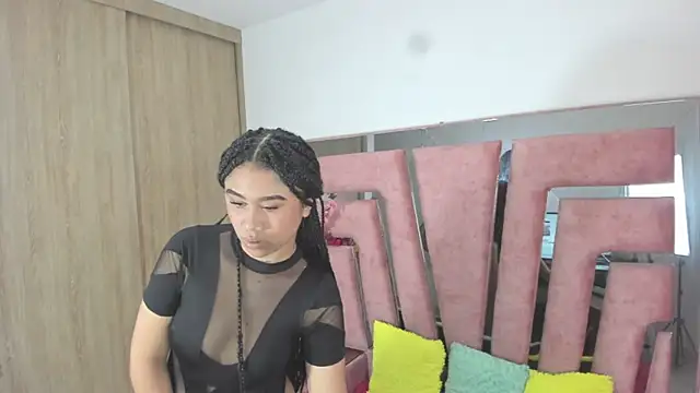 Snapshot of MaraKarly chatting on November 2025 08:23:02 PM MaraKarly online show from November 2025 08:23:02 PM