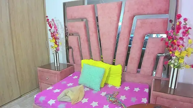 MaraKarly online show from January 2026 01:15:01 PM