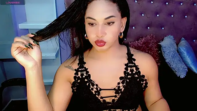 Valeria Swett  online show from September 2025 07:41:01 PM