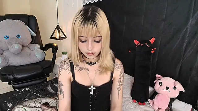 IvyBelle  online show from April 2026 11:28:01 AM