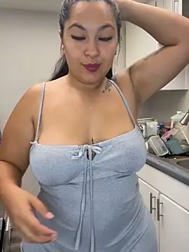 latina curvy22 online show from September 2025 07:16:01 PM