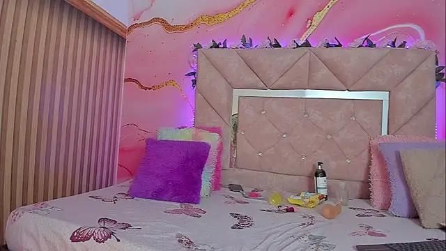 Taylor oriana  online show from September 2025 11:00:01 AM