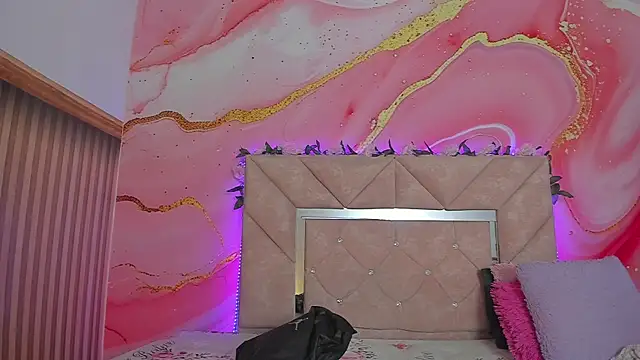 Taylor oriana  online show from December 2025 11:05:01 AM