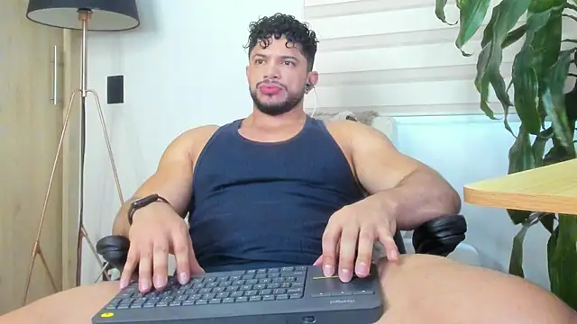 Snapshot of Erick_Thompsonx chatting on July 2026 09:39:02 PM Erick Thompsonx online show from July 2026 09:39:02 PM